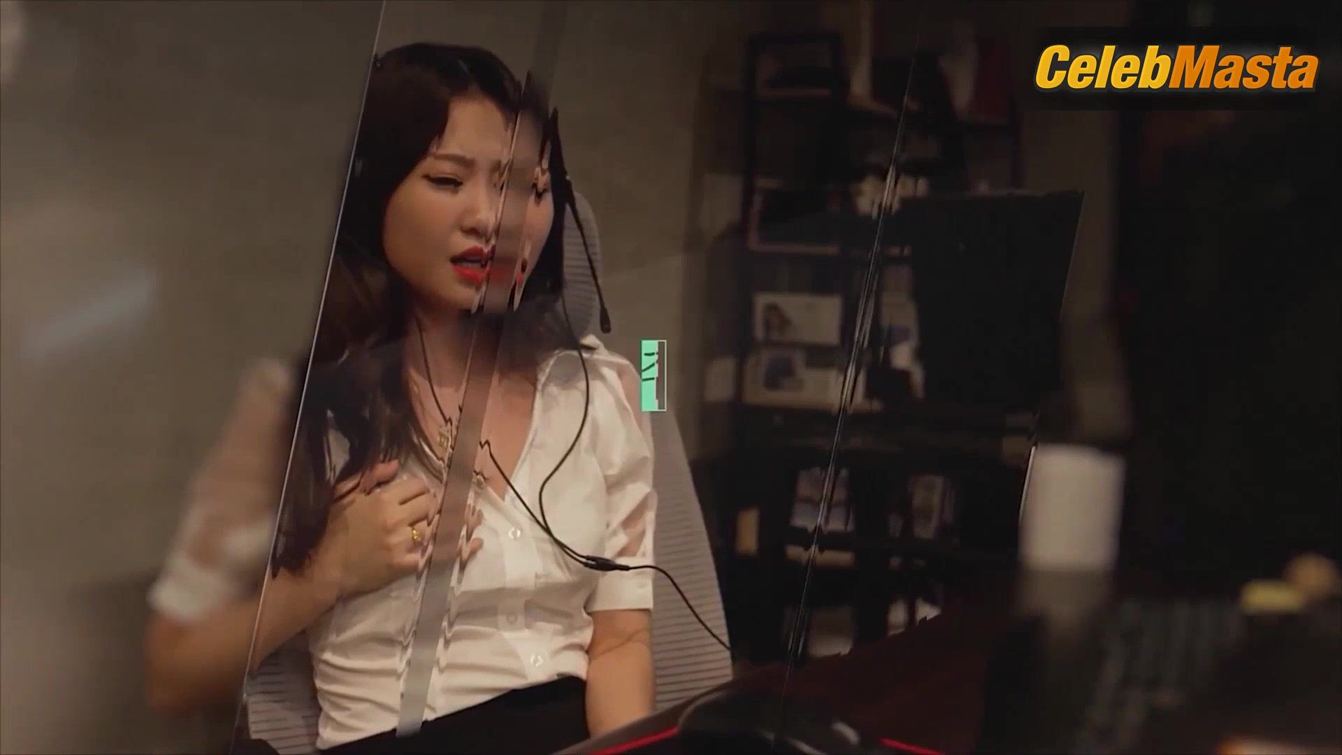 Ji Hee Yoon Yul, Lee Chae-dam And Boobs, Underwear - Photo 1 of 5 photo 4