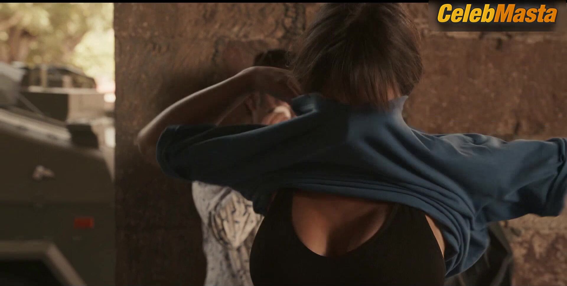 Megan Montaner Reveals Underwear Scene In 30 Coins - Photo 1 of 5 photo 4