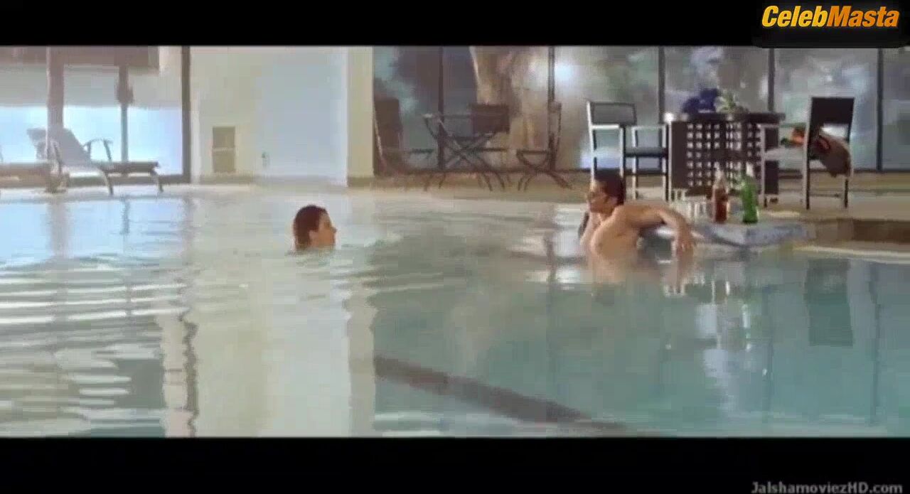 Mandana Karimi Shows Sexy Scene In The Casino - Photo 1 of 5