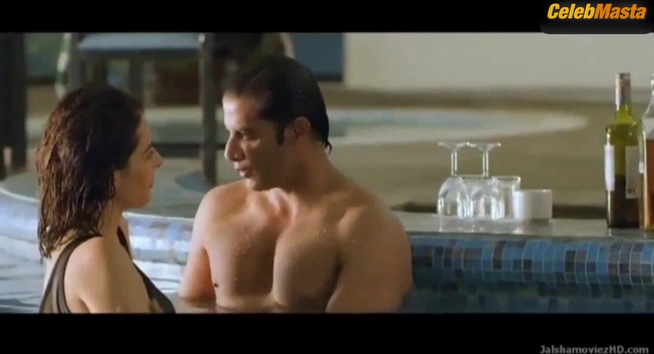 Mandana Karimi Shows Sexy Scene In The Casino - Photo 1 of 5 photo 4