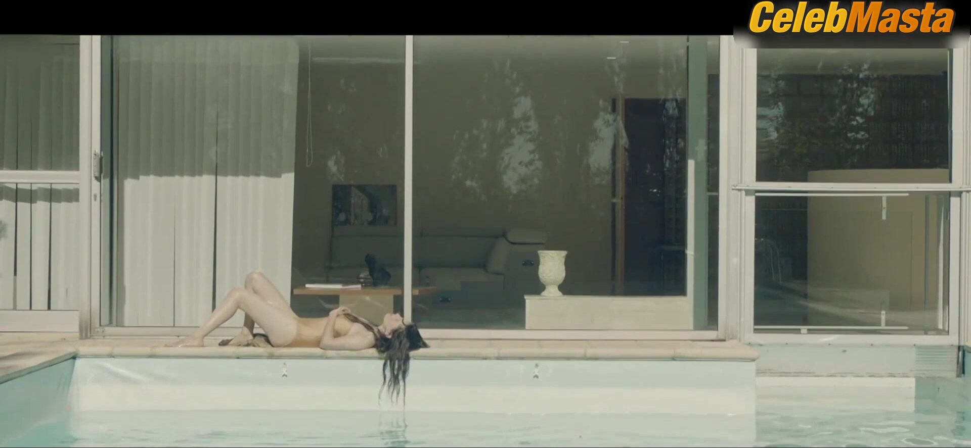 Roxane Mesquida ’s Sexy Scene In Medusa - Photo 1 of 5 photo 4
