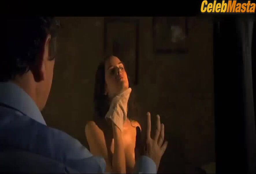 Noemie Merlant ’s Lesbian, Breasts Scene In L’ - Photo 2 of 5 photo 4