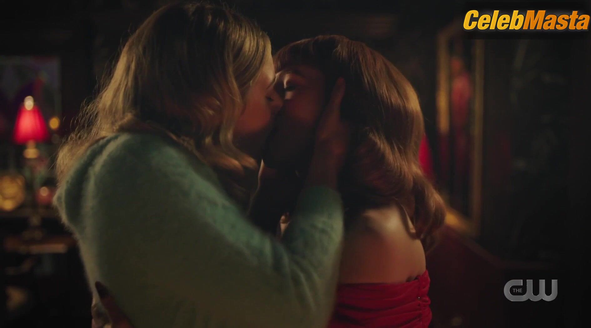 Lili Reinhart And Madelaine Petsch Share A Lesbian Scene - Photo 1 of 5 photo 4