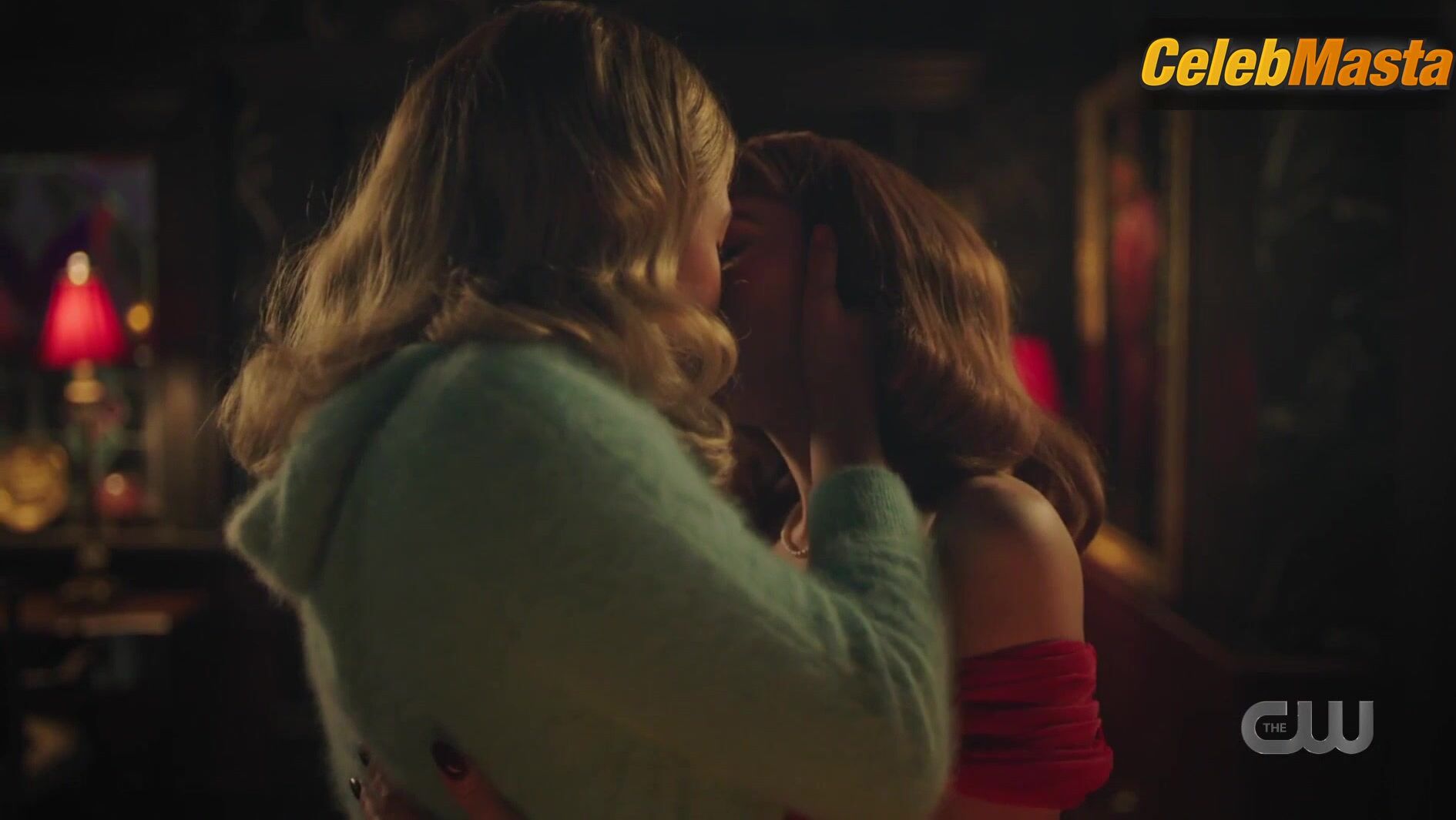Lili Reinhart And Madelaine Petsch Share A Lesbian Scene - Photo 1 of 5 photo 5