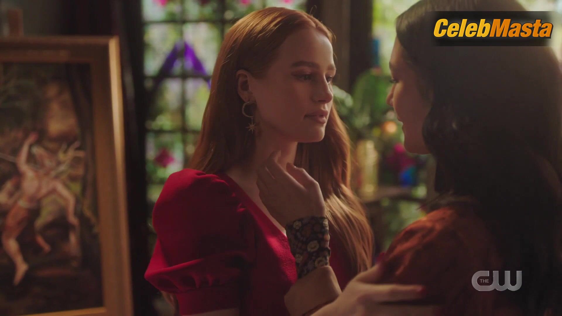 Adeline Rudolph Madelaine Petsch And ’s Lesbian Scene - Photo 1 of 5
