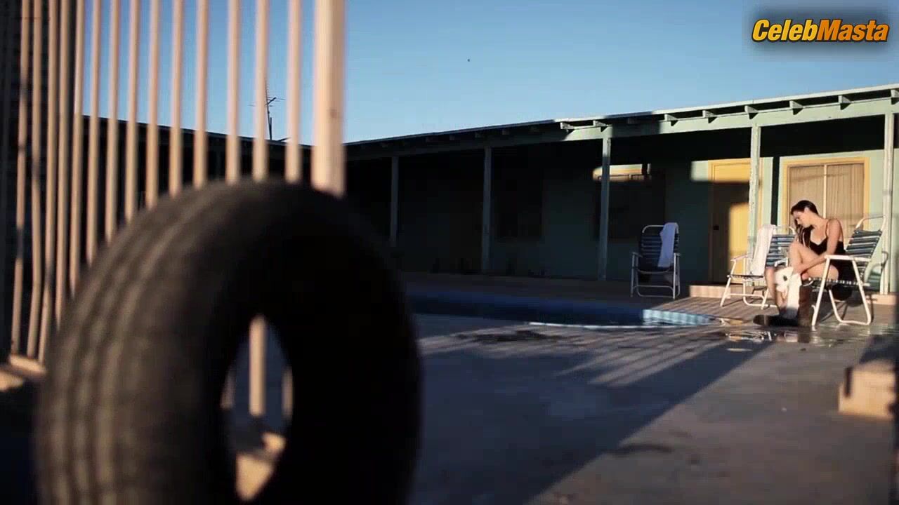 Roxane Mesquida Ass, Tits Scene From Rubber - Photo 4 of 5 photo 5