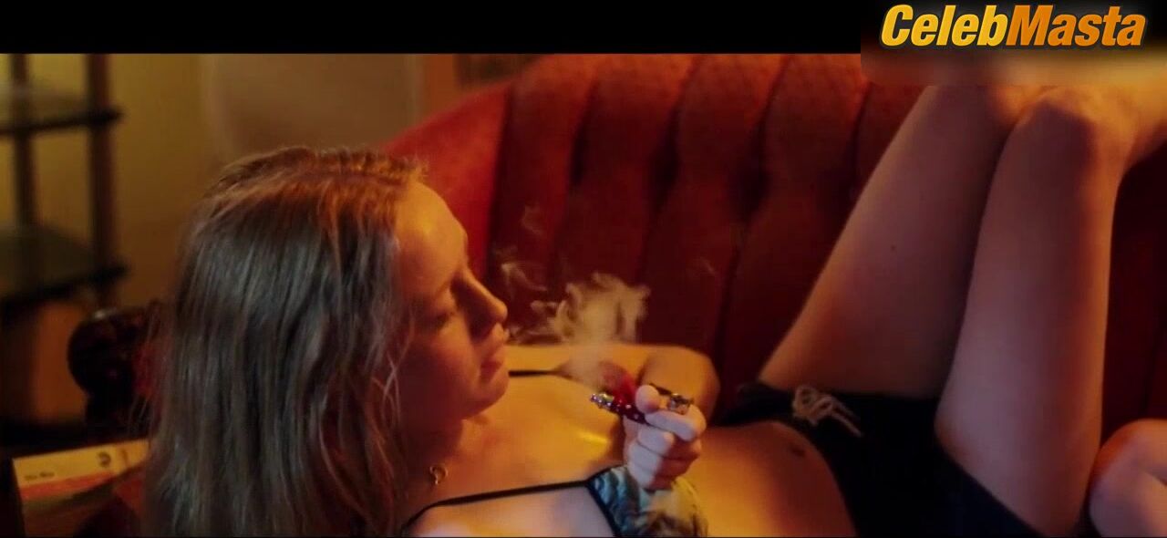 India Salvor Menuez And Morgan Saylor Swimsuit Scene From White - Photo 1 of 5 photo 4