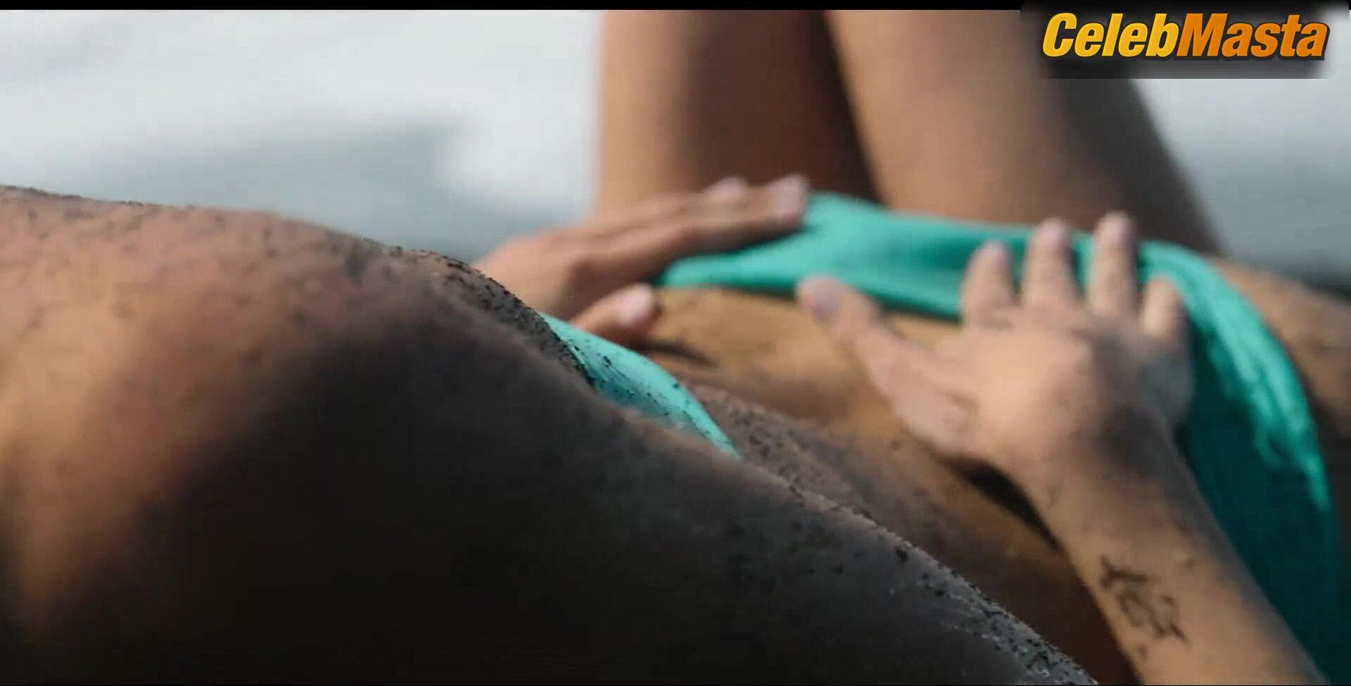 Amaia Aberasturi And Begona Vargas Swimsuit, Lesbian Scene In - Photo 2 of 5