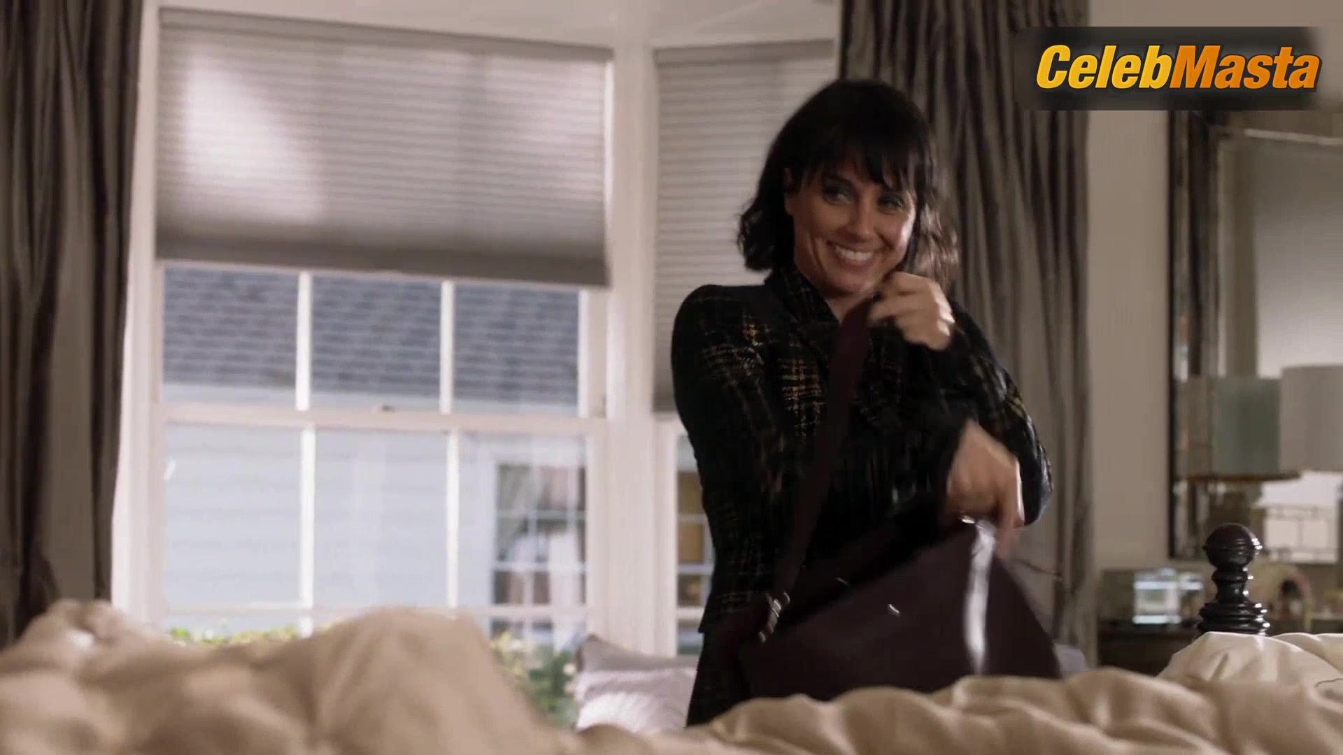 Constance Zimmer And Emma Kenney’s Lesbian Scene In - Photo 3 of 5 photo 5
