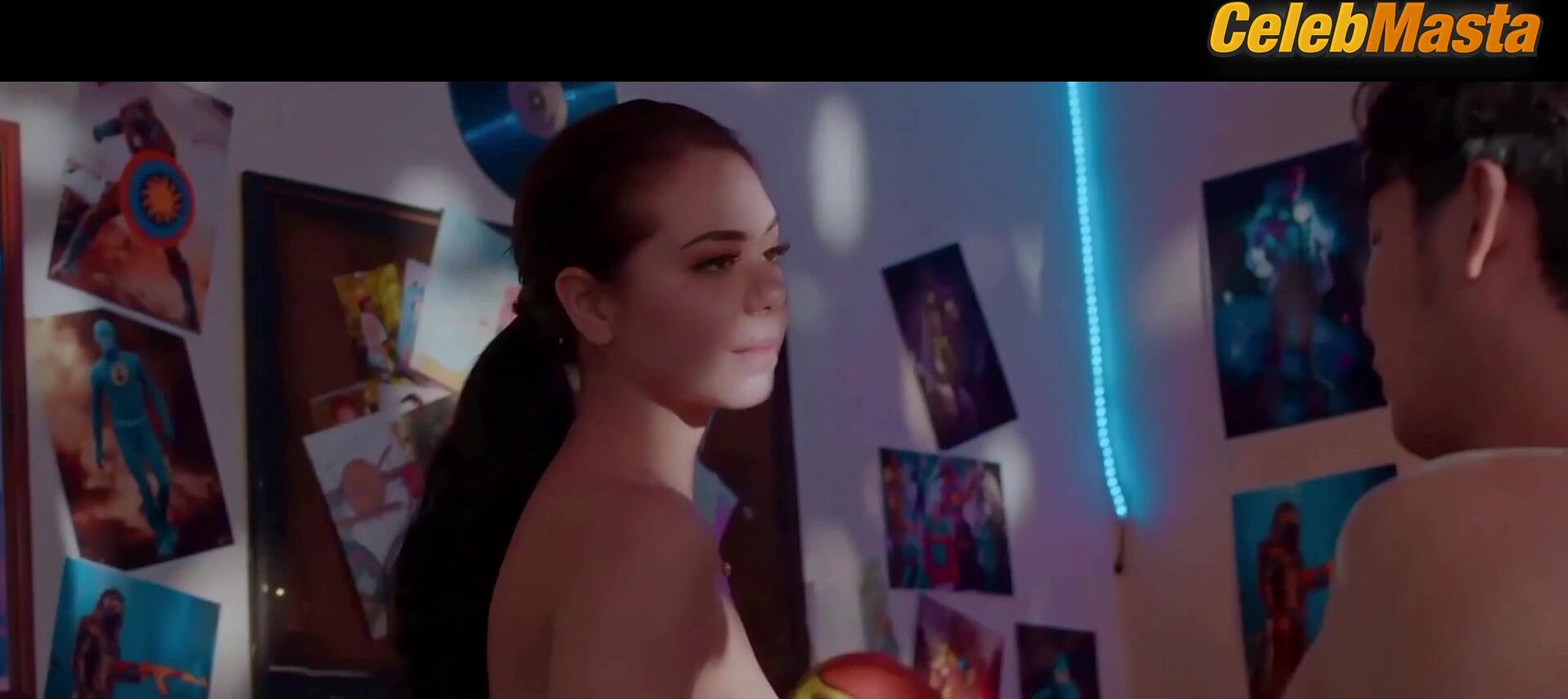 Rose Van Ginkel ’s Boobs And Ass Scene In Stalkers - Photo 2 of 5 photo 1