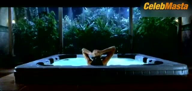 Denise Richards Shows Swimsuit Scene In Valentine - Photo 3 of 5 photo 2