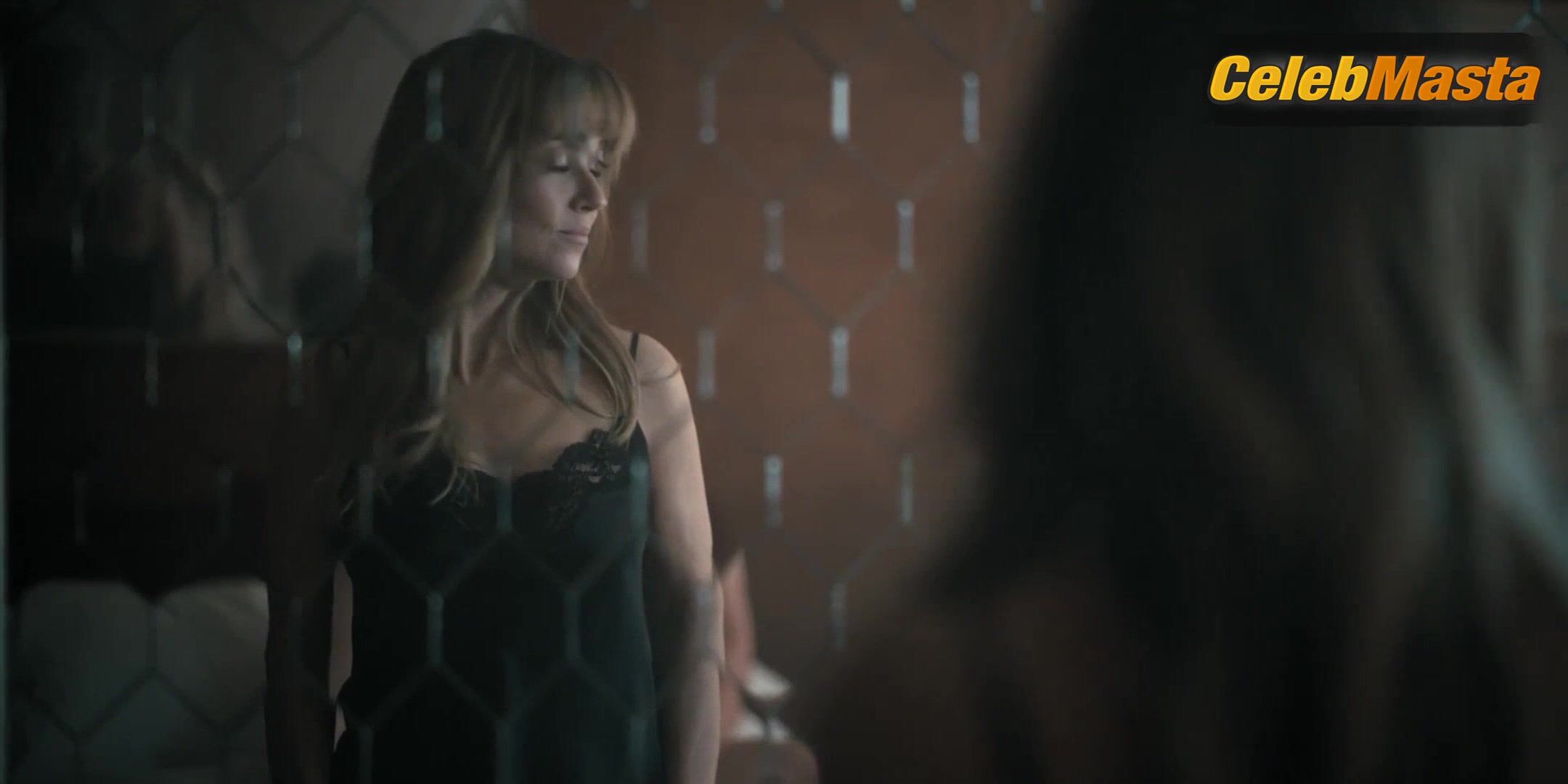 Linda Cardellini Sexy Scene From Dtf St. Louis - Photo 1 of 5 photo 2