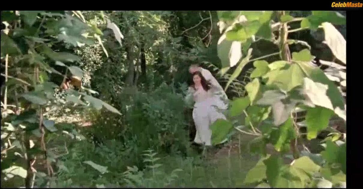 Nurgul Yesilcay Tits Scene From Sellale - Photo 1 of 5