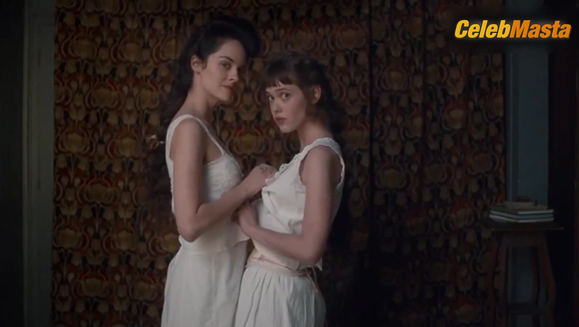 Noemie Merlant Butt, Tits Scene In Curiosa - Photo 2 of 5 photo 4