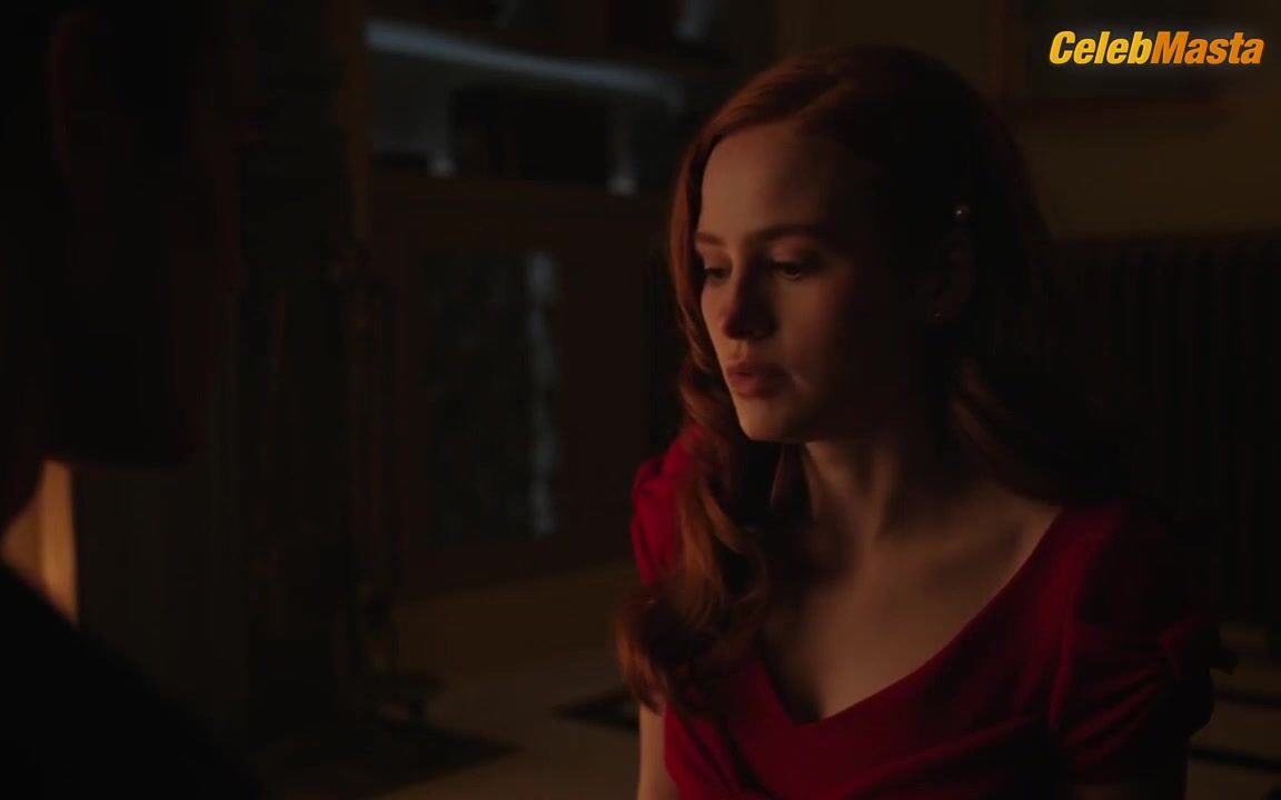 Madelaine Petsch Bares Racy Scene In Riverdale - Photo 4 of 5 photo 5