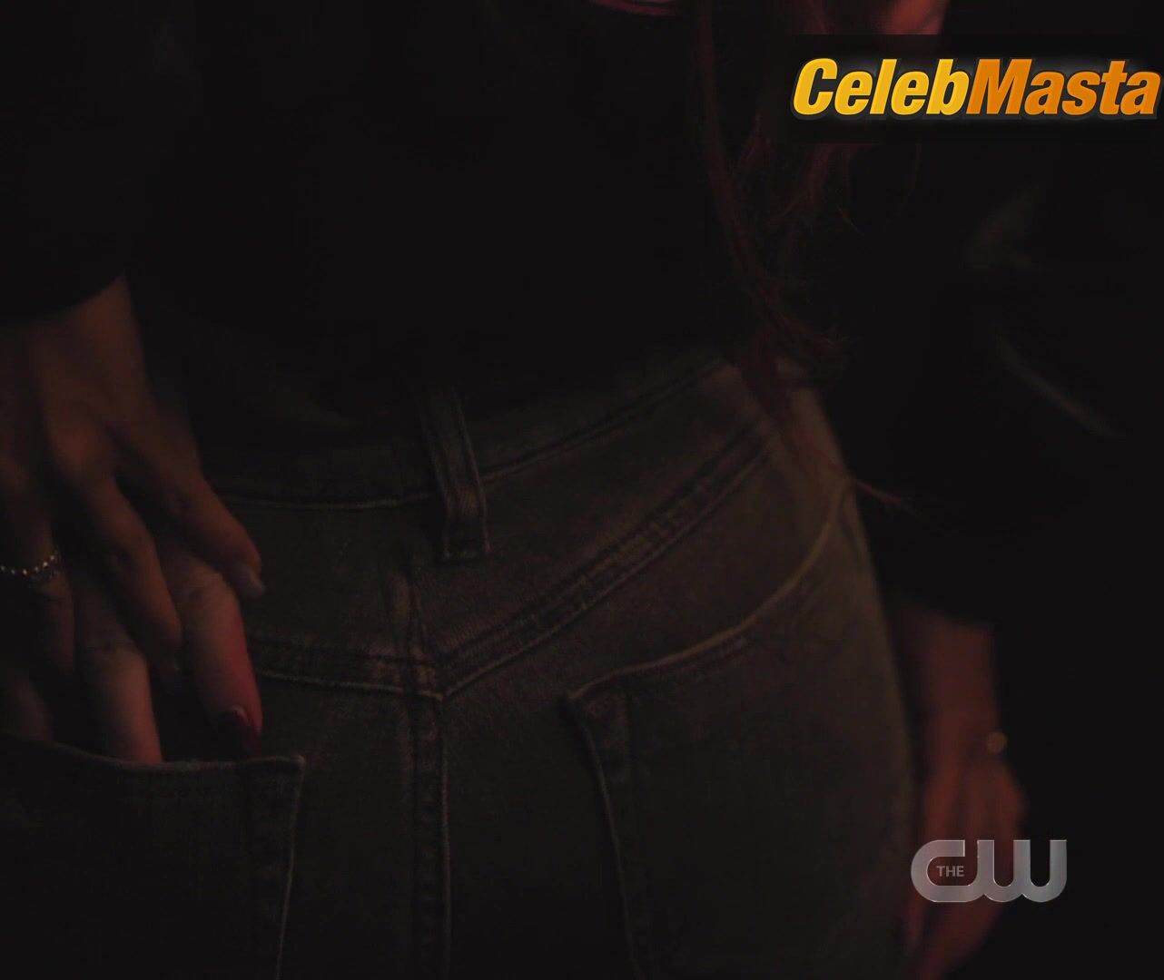 Madelaine Petsch Vanessa Morgan And ’s Lesbian Scene In - Photo 1 of 5 photo 2