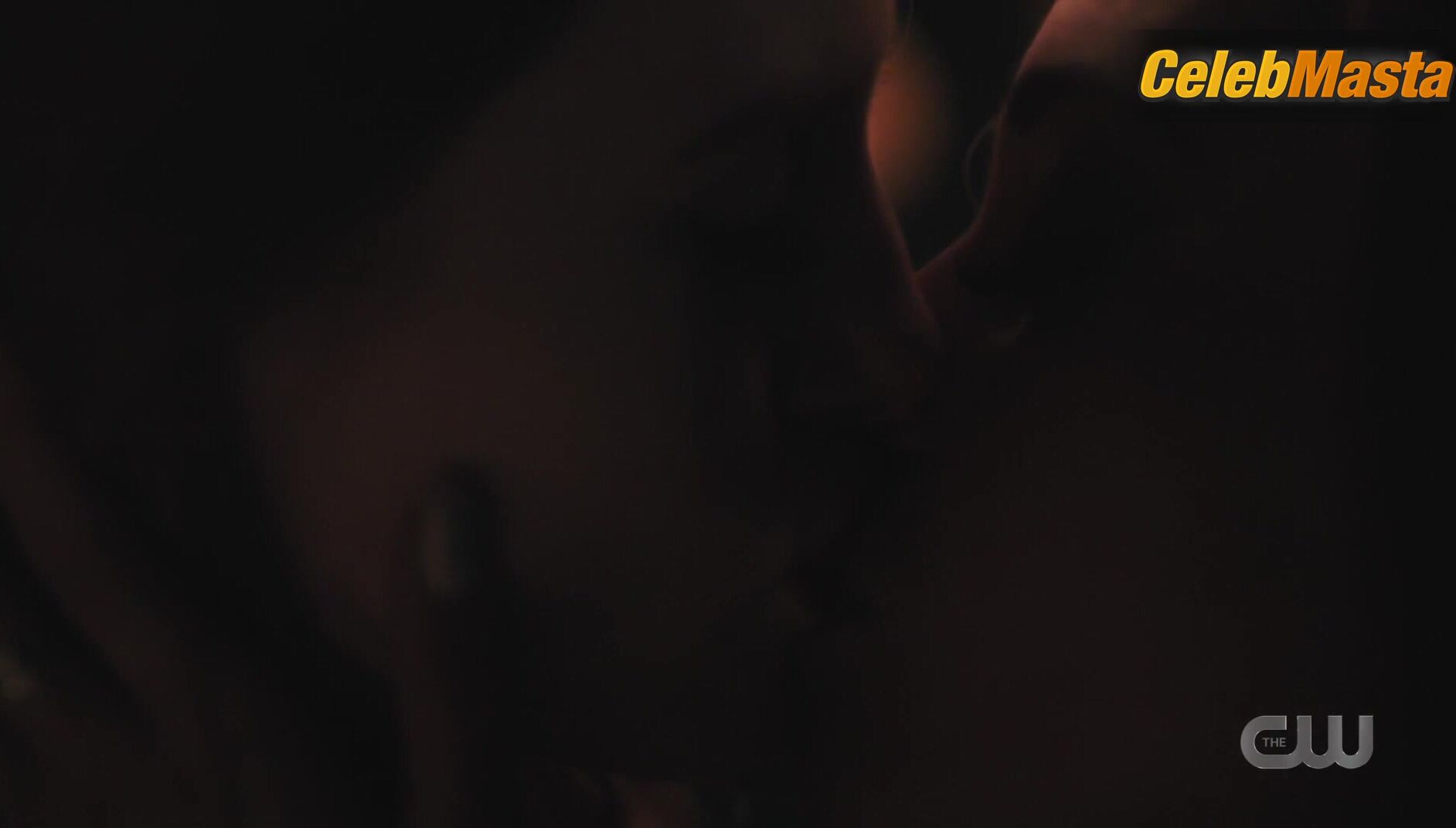 Madelaine Petsch Vanessa Morgan And ’s Lesbian Scene In - Photo 1 of 5 photo 4