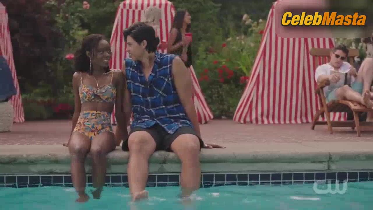 Ashleigh Murray Madelaine Petsch And ’s Swimsuit Scene - Photo 3 of 5 photo 2