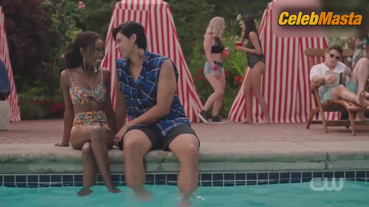 Ashleigh Murray Madelaine Petsch And ’s Swimsuit Scene - Photo 3 of 5 photo 4