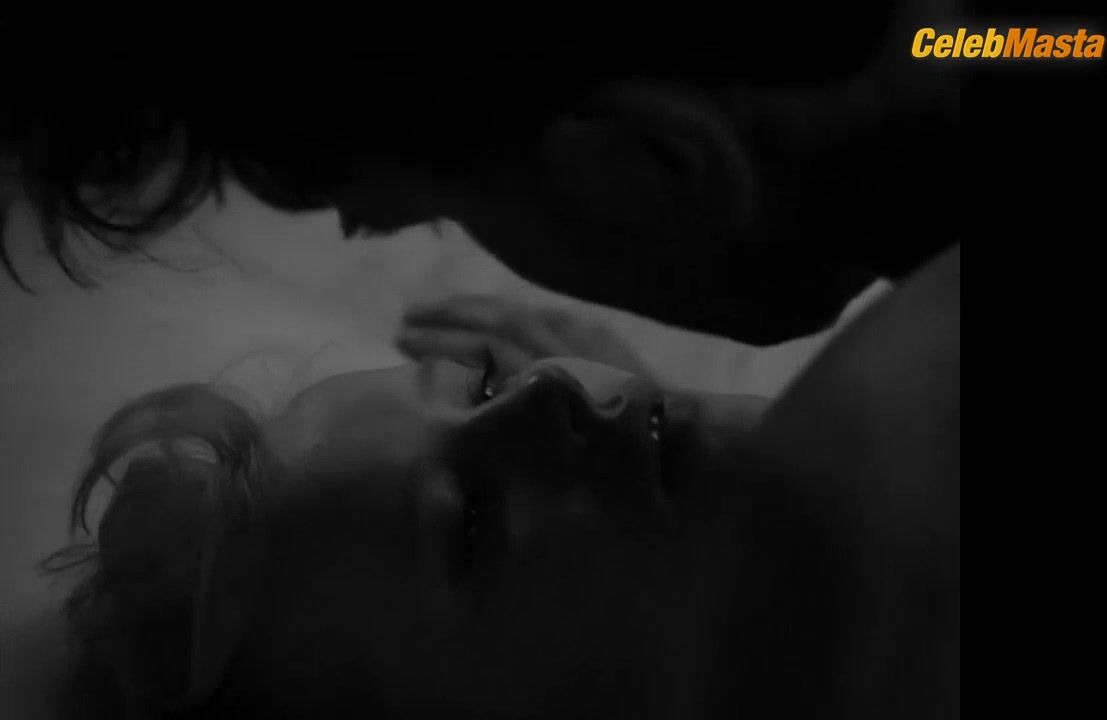 Joanna Kulig Boobs Scene In Cold War - Photo 1 of 5 photo 4