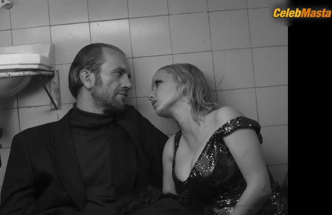 Joanna Kulig Boobs Scene In Cold War - Photo 1 of 5 photo 5