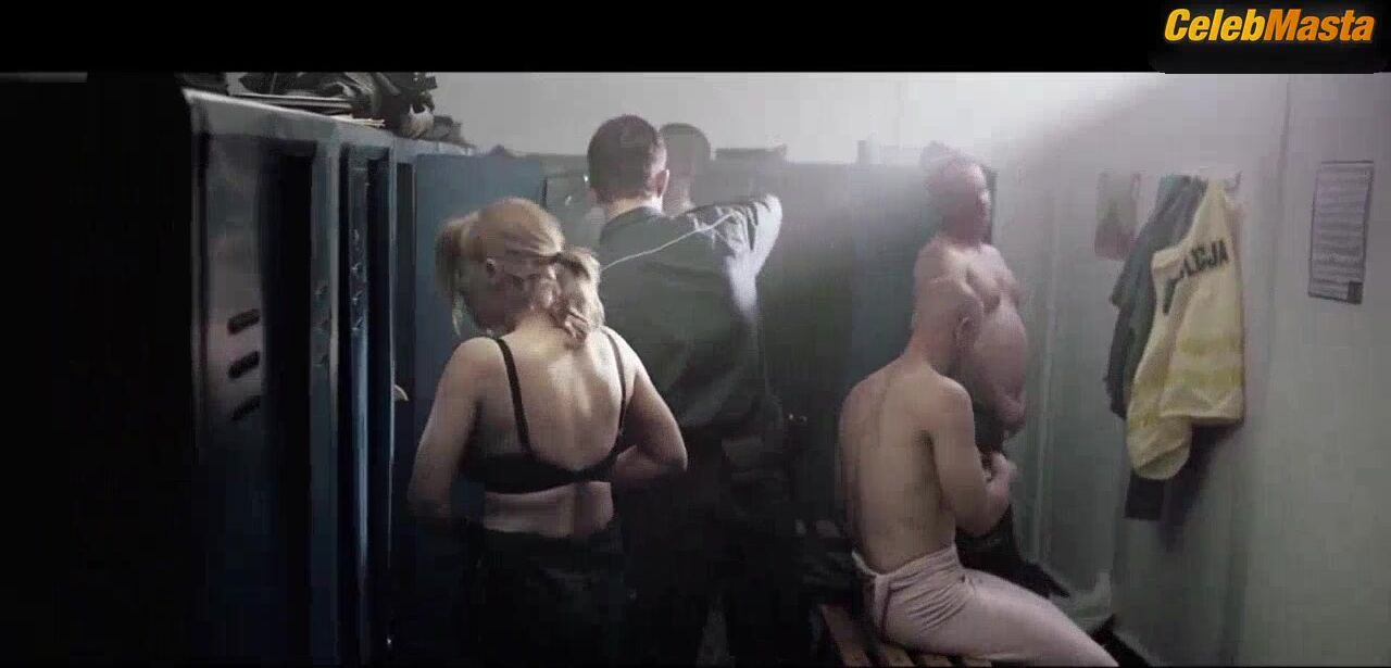 Joanna Kulig Tits And Underwear Scene In Pitbull. - Photo 1 of 5