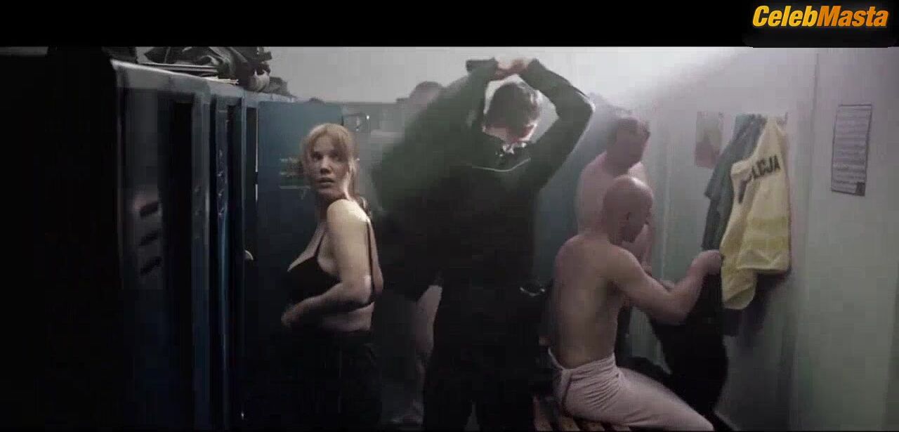 Joanna Kulig Tits And Underwear Scene In Pitbull. - Photo 1 of 5 photo 2