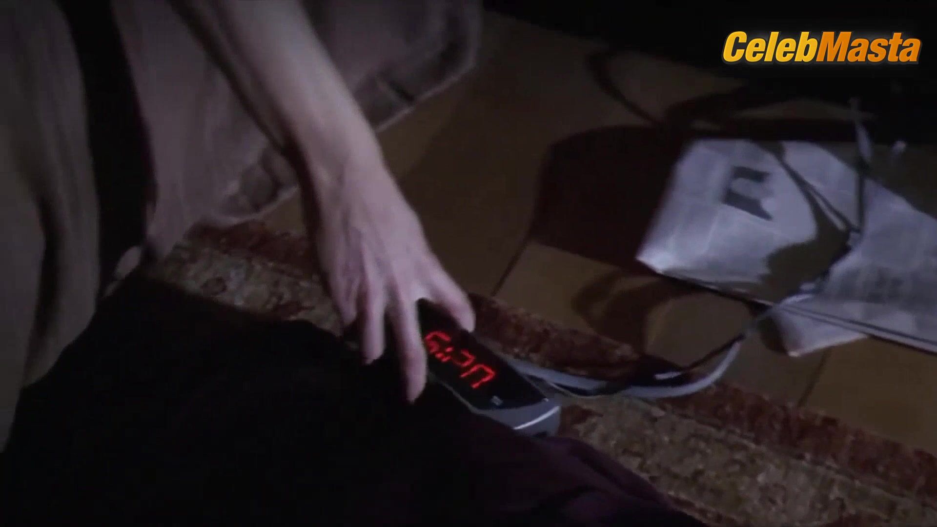 Ellen Pompeo Shows Skin In Scene From Grey’s Anatomy - Photo 2 of 5