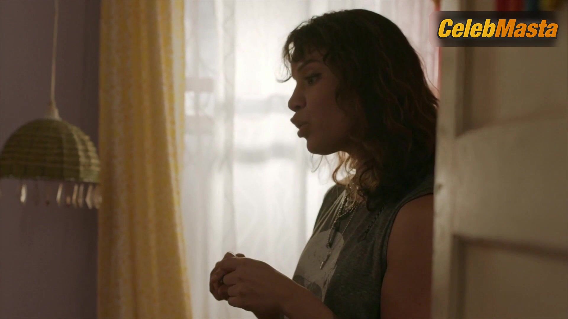 Emma Kenney Flaunts Underwear Scene In Shameless - Photo 3 of 5 photo 5