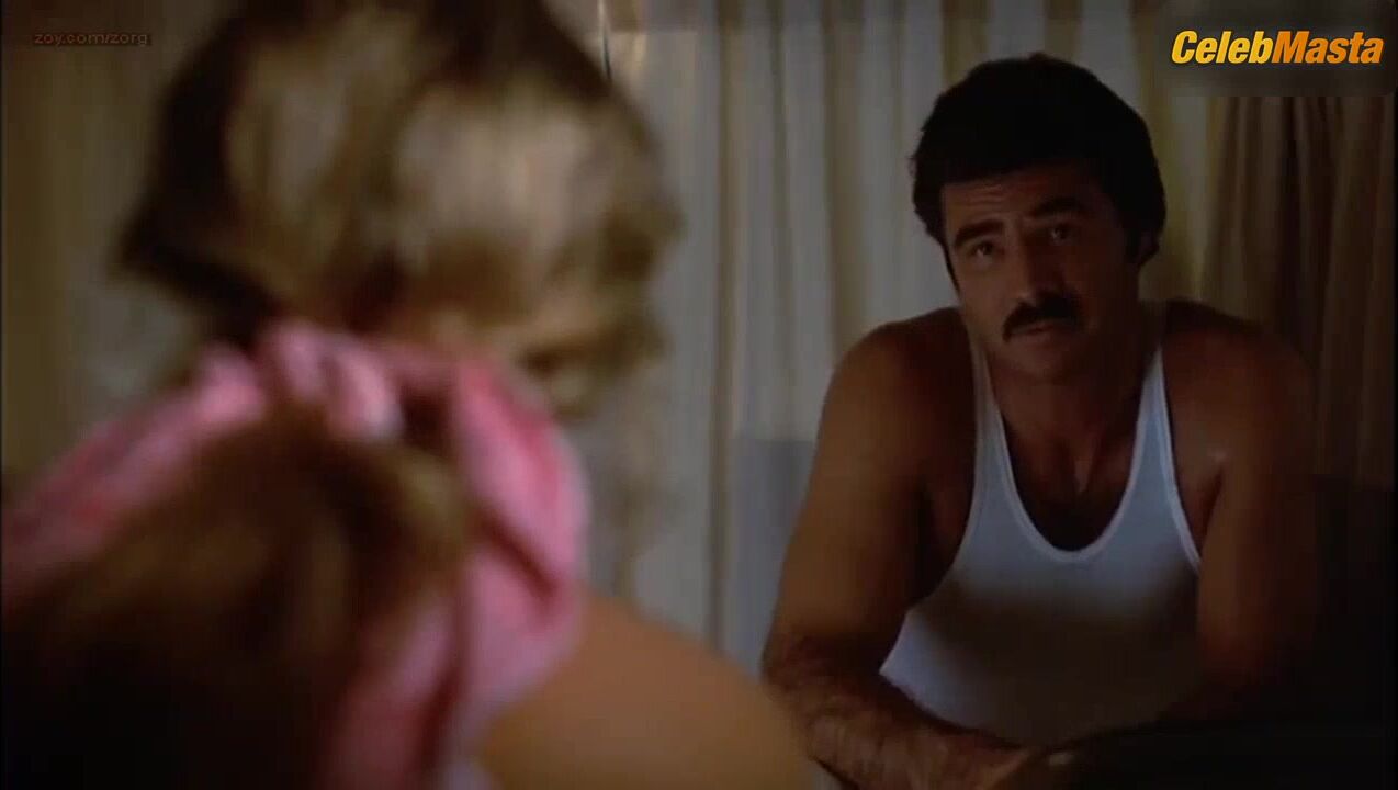 Farrah Fawcett ’s Tits Scene From The Cannonball Run - Photo 2 of 5 photo 5