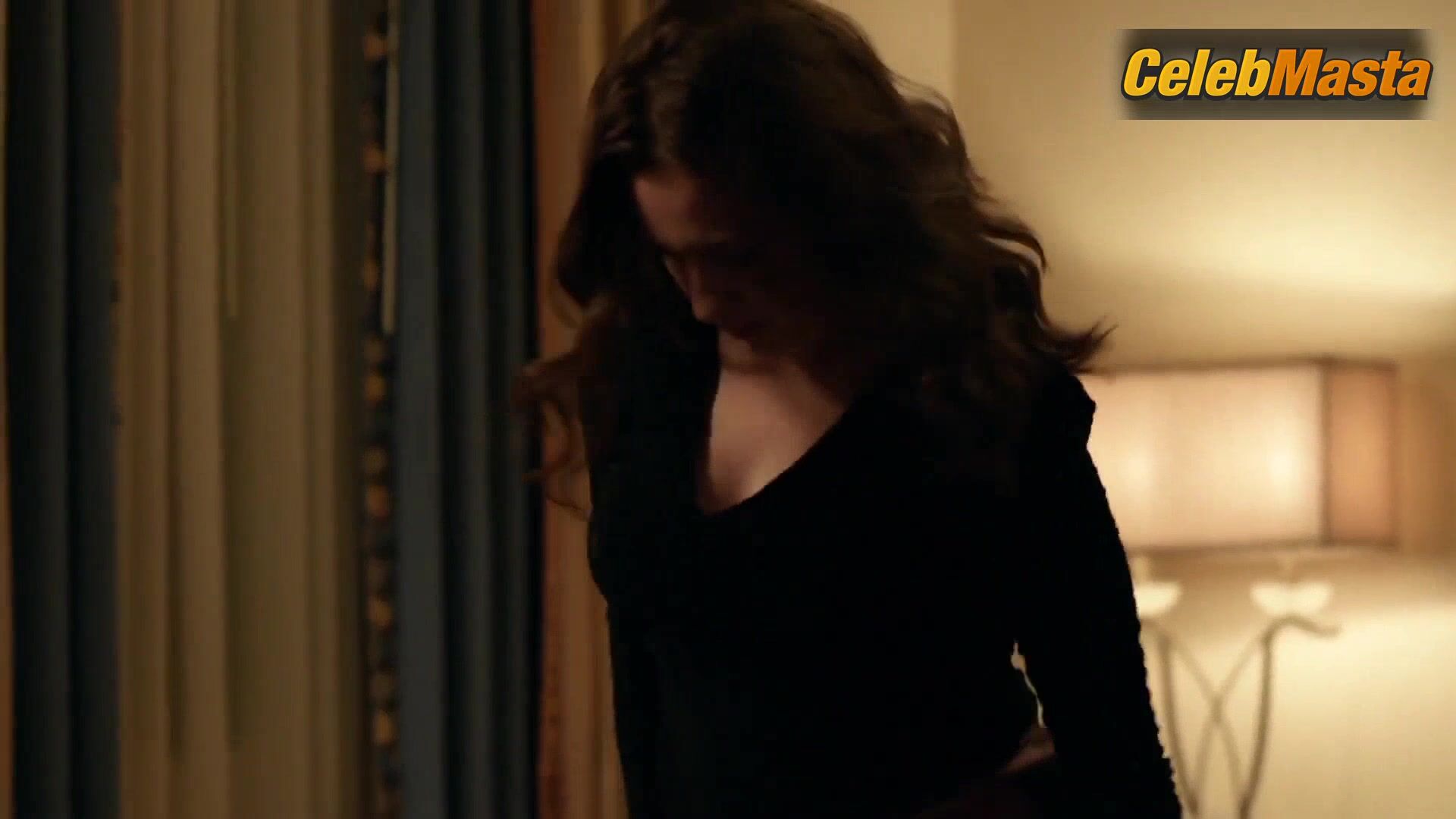 Emma Kenney ’s Hot Scene In Shameless - Photo 2 of 5 photo 4