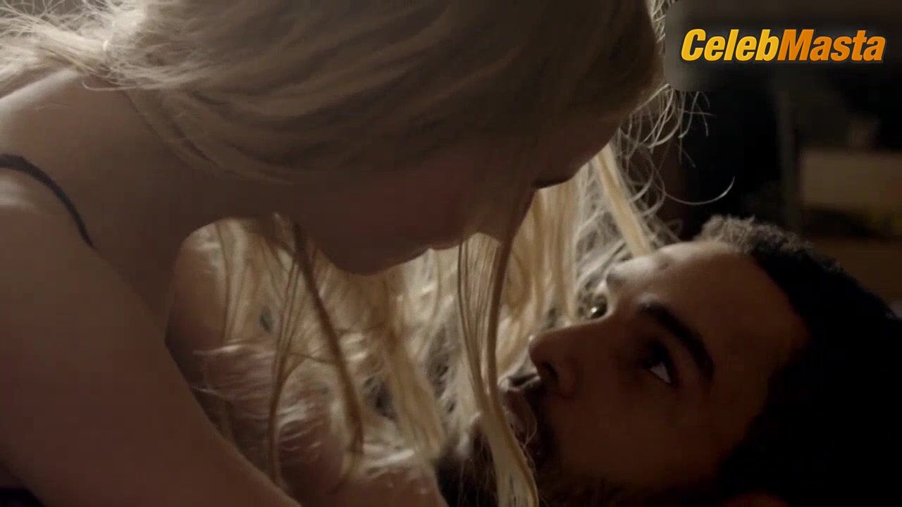 Phoebe Dynevor ’s Underwear Scene From Snatch - Photo 1 of 5 photo 4