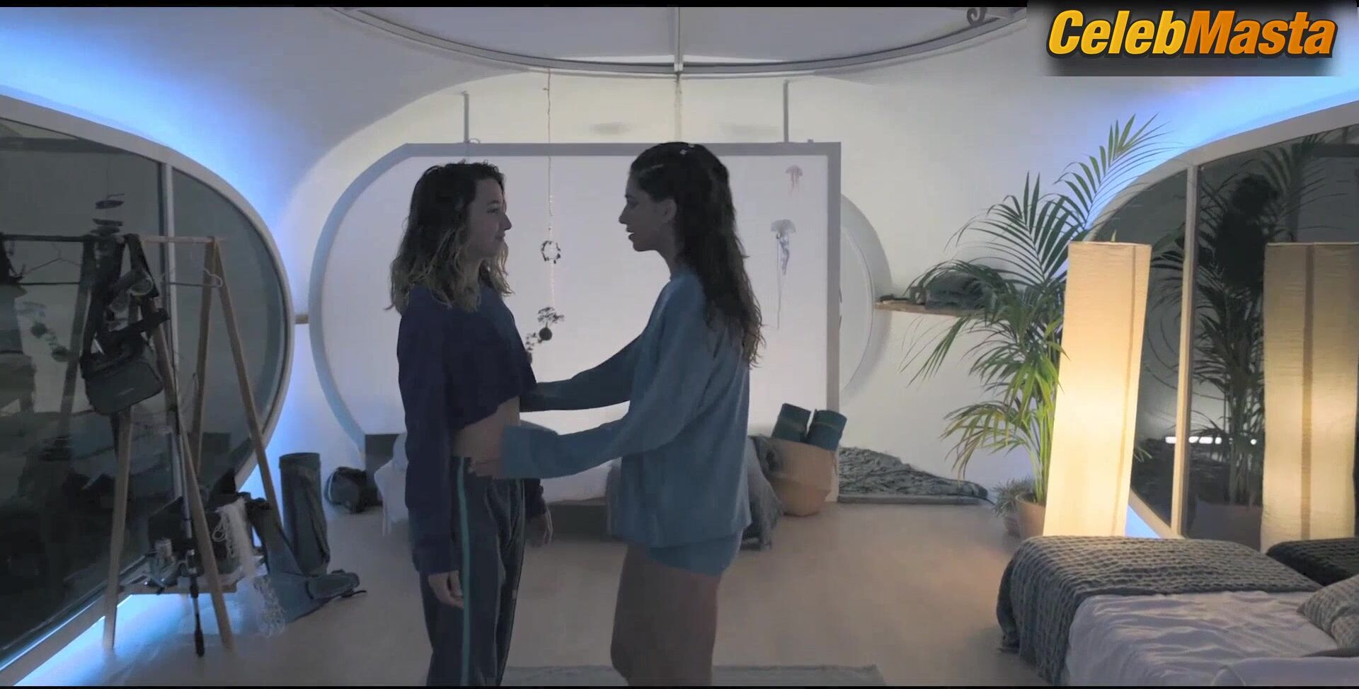 Amaia Aberasturi Begona Vargas And ’s Lesbian Scene - Photo 2 of 5