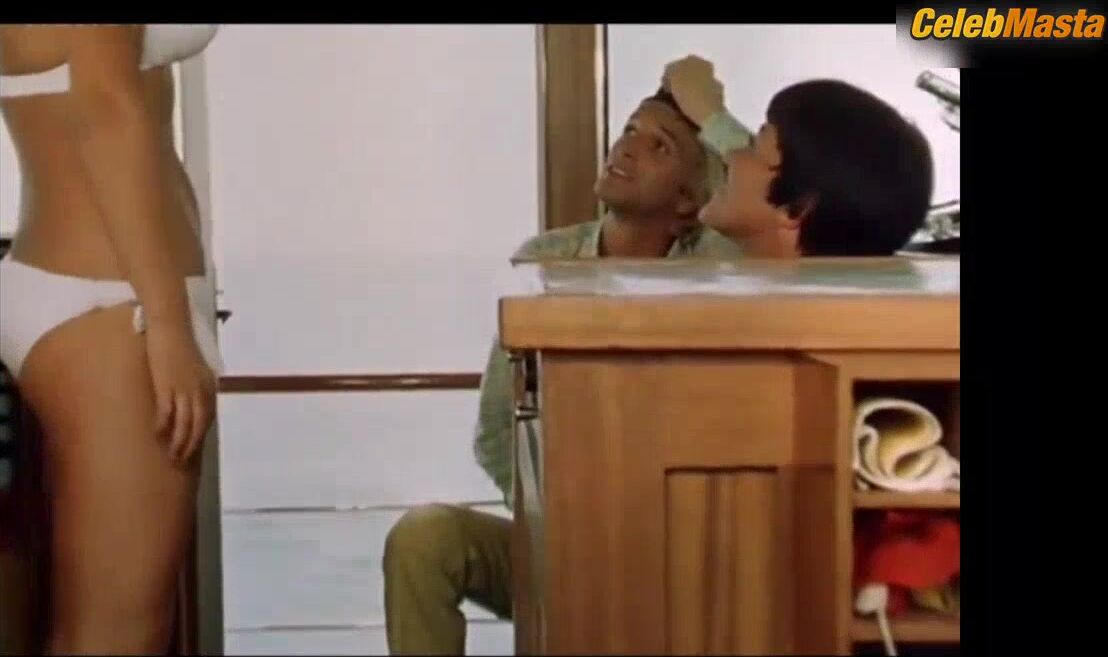 Edwige Fenech Ass, Tits Scene From Top Sensation - Photo 2 of 5 photo 1