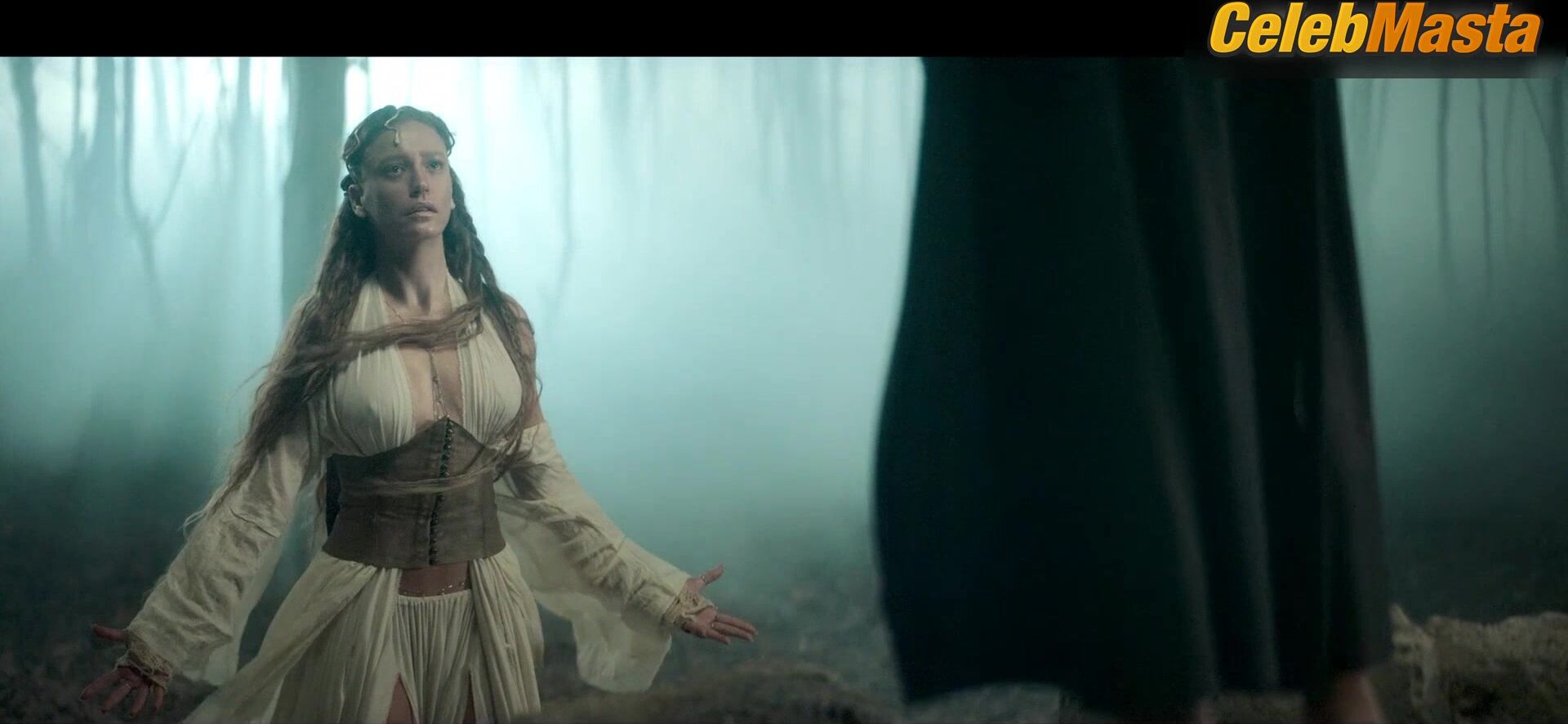 Saadet Aksoy Serenay Sarikaya And ’s Hot Scene In - Photo 2 of 5 photo 4