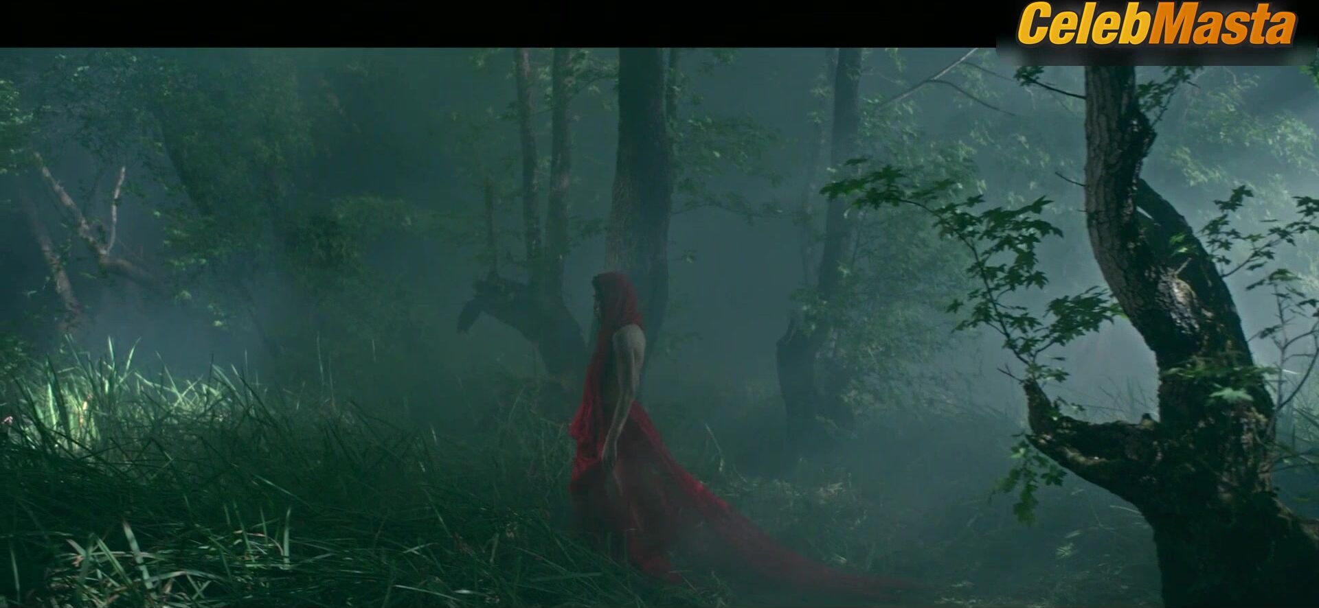 Saadet Aksoy Serenay Sarikaya And Sexy Scene From - Photo 2 of 5 photo 1
