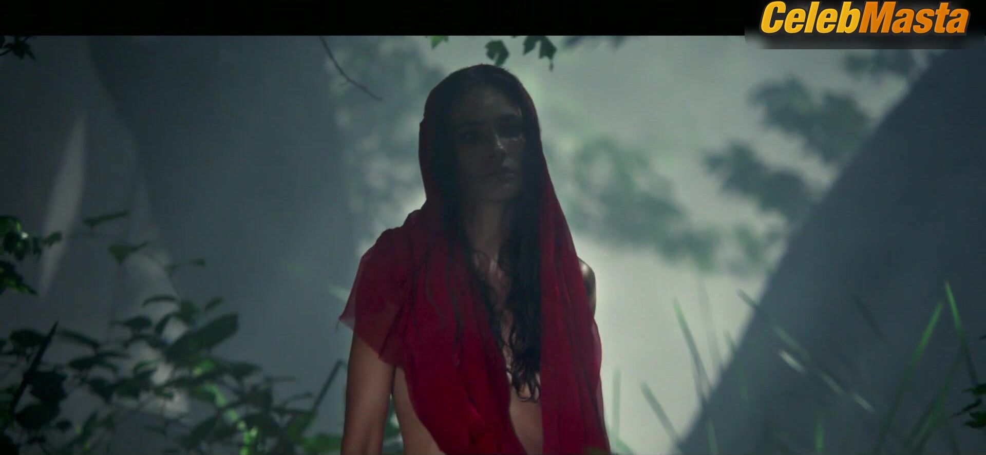 Saadet Aksoy Serenay Sarikaya And Sexy Scene From - Photo 2 of 5 photo 4