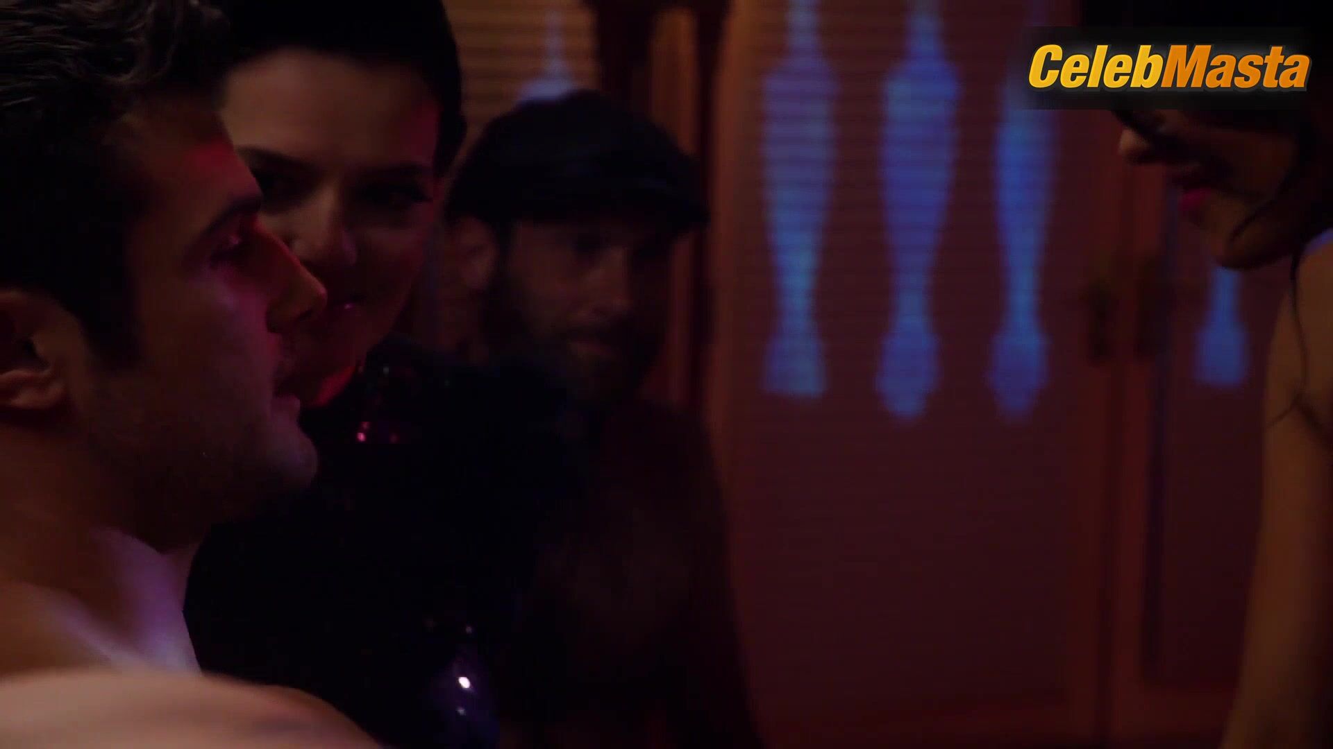 Roxane Mesquida And Sandra Hinojosa Lesbian Scene, Wearing - Photo 1 of 5 photo 4