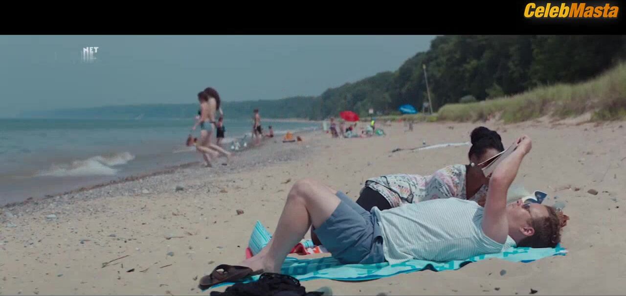 Roxane Mesquida Tits, Swimsuit Scene From Mercury In - Photo 1 of 5 photo 4