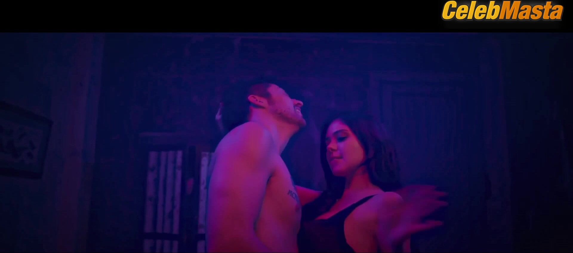Rose Van Ginkel ’s Tits And Underwear Scene In Stalkers - Photo 1 of 5 photo 2