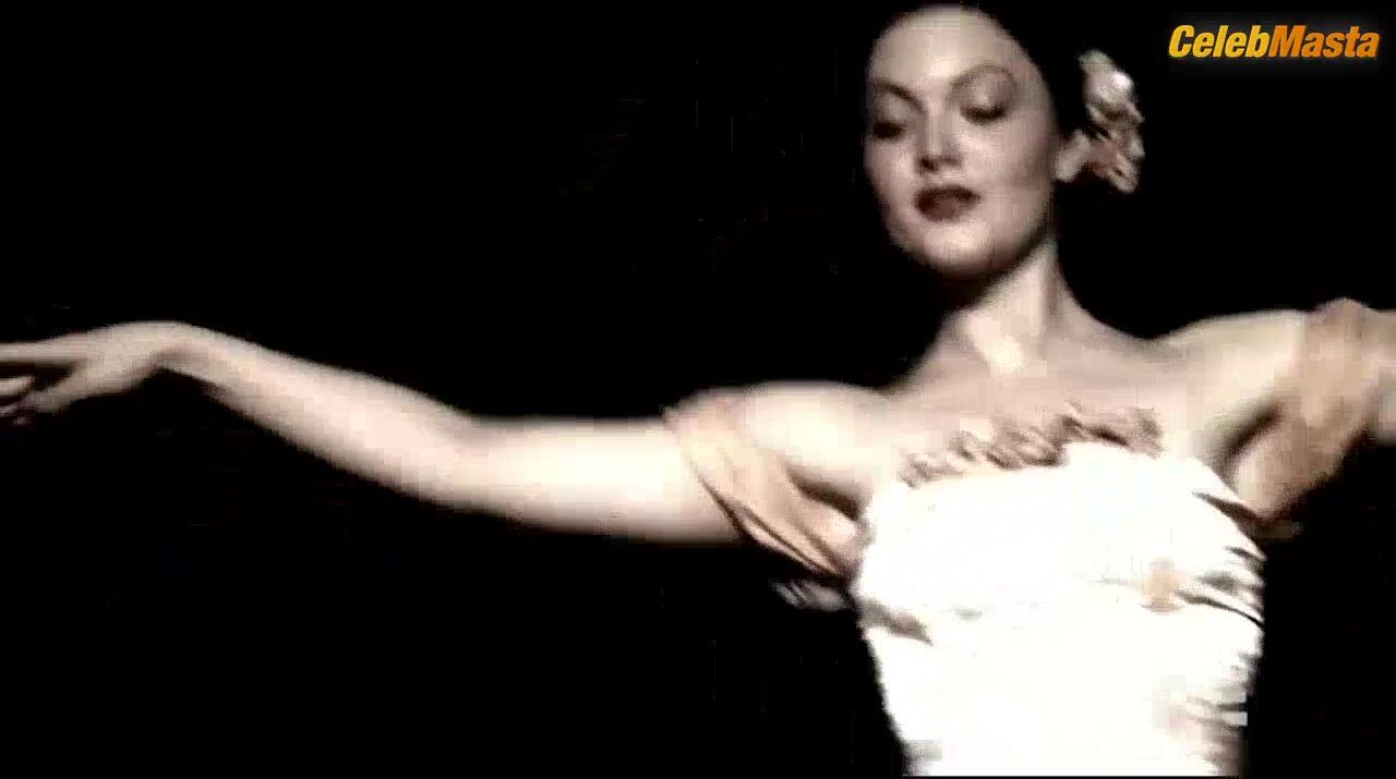 Holliday Grainger ’s Underwear Scene From Bonnie And - Photo 2 of 5