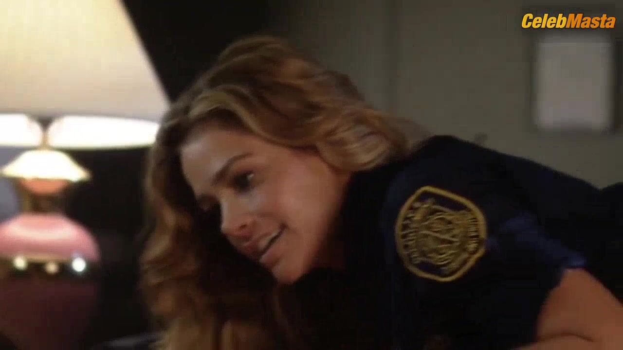 Denise Richards Ass, Tits Scene From Blue Mountain State - Photo 3 of 5 photo 2
