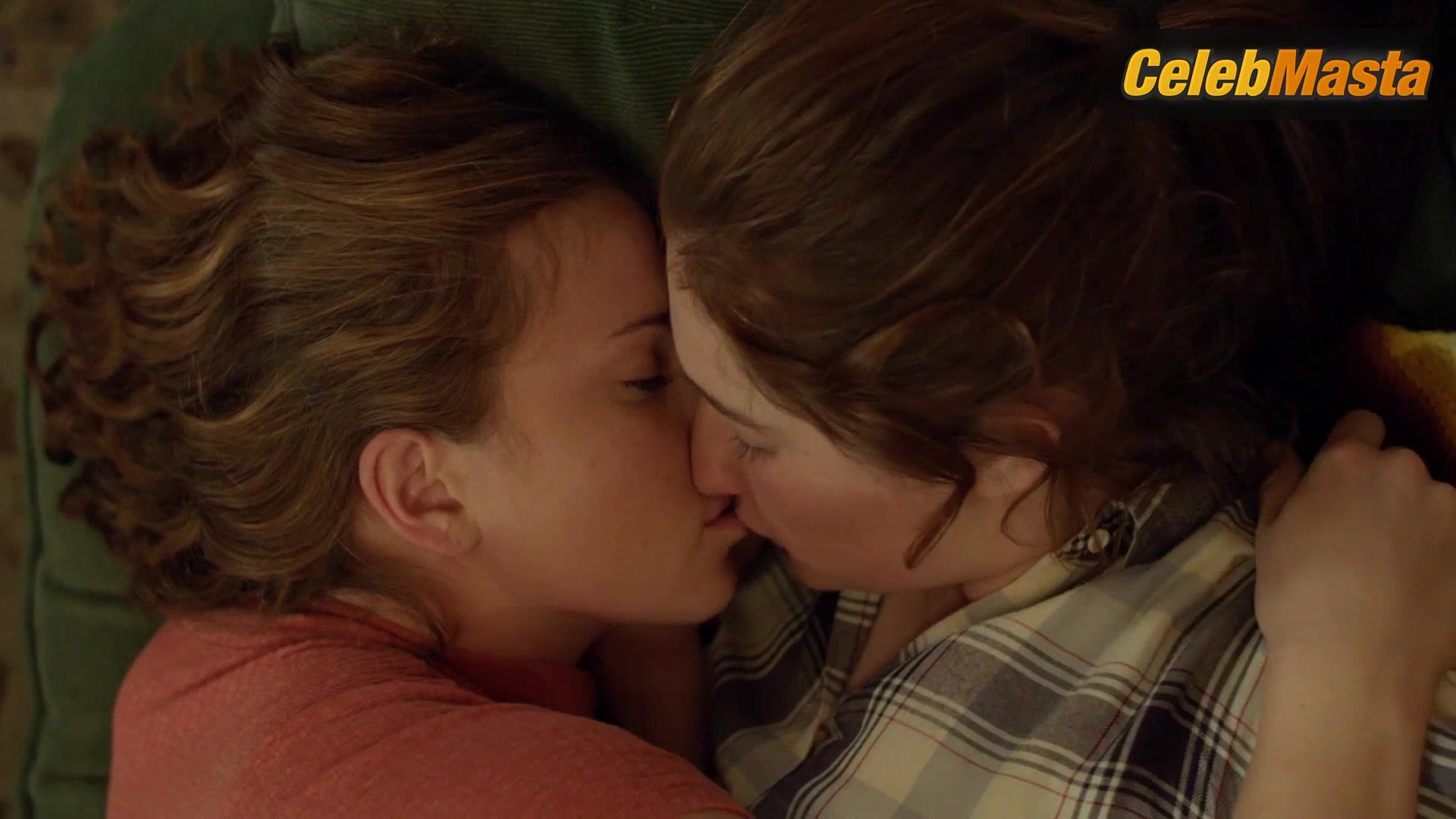 Emma Kenney And Jess Gabor’s Lesbian Scene In - Photo 1 of 5 photo 4
