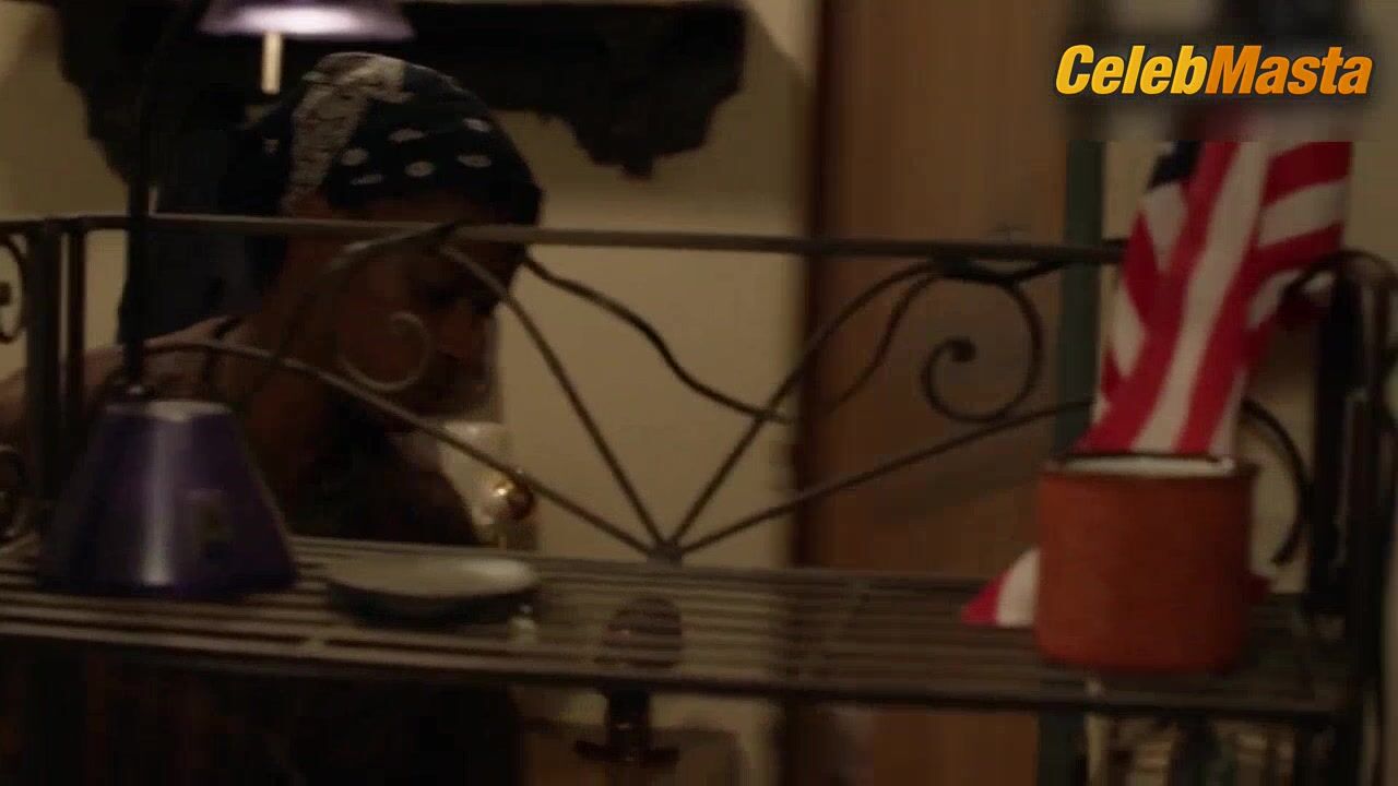 Emma Kenney Shows Underwear Scene In Shameless - Photo 2 of 5 photo 5