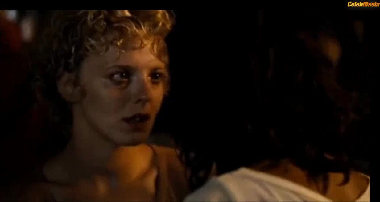 Nurgul Yesilcay Lesbian Scene From The Edge Of Heaven - Photo 1 of 5 photo 4