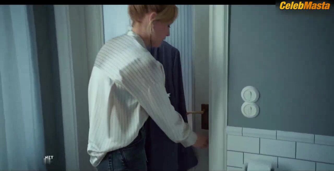 Ida Engvoll Ass, Tits Scene From Love & Anarchy - Photo 1 of 5
