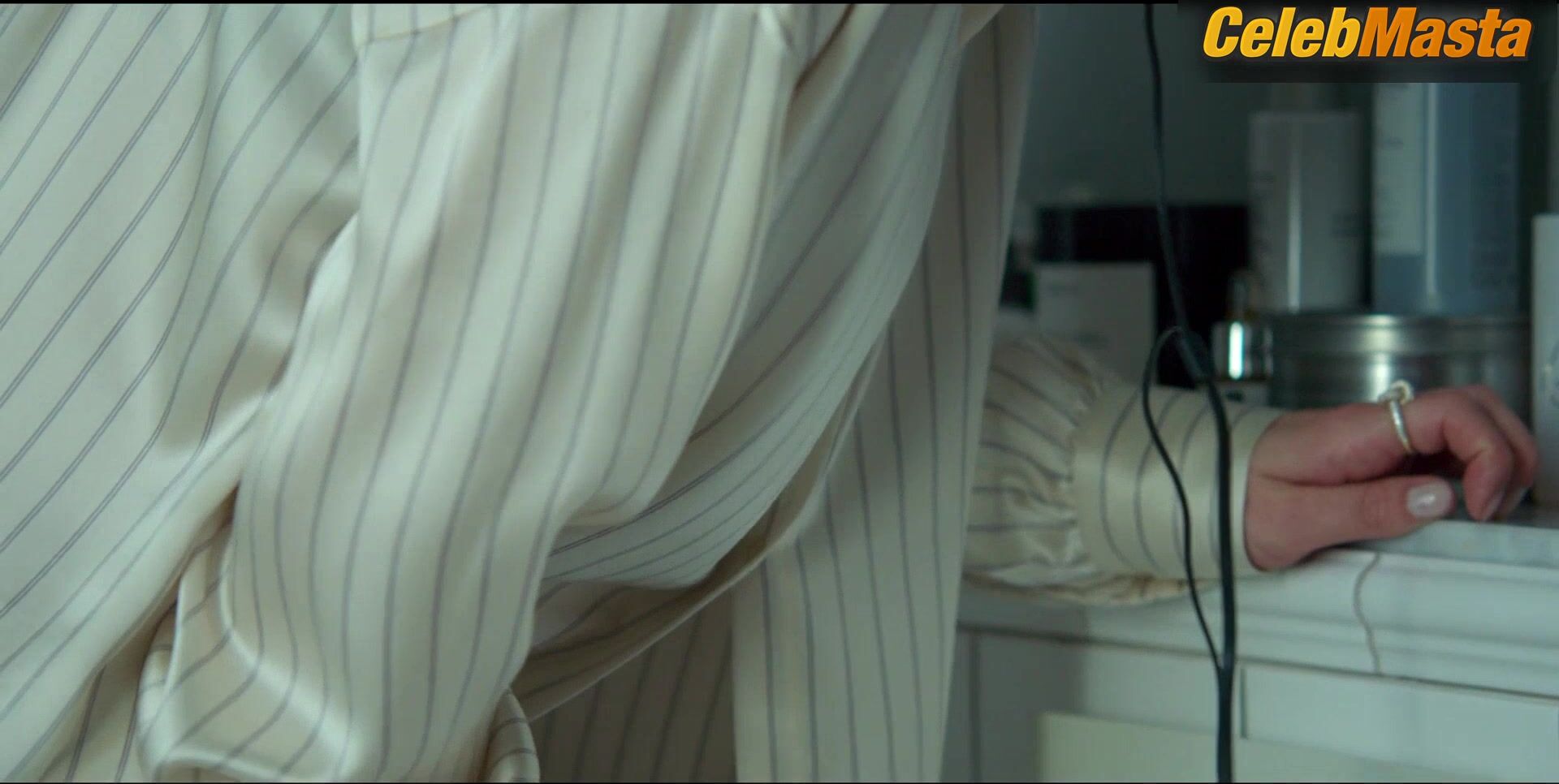 Ida Engvoll ’s Bush Scene In Love & Anarchy - Photo 1 of 5 photo 4