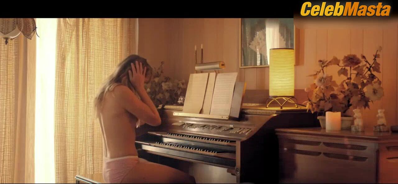 Jessie Andrews Underwear, Tits Scene From Hot Summer Nights - Photo 1 of 5 photo 2