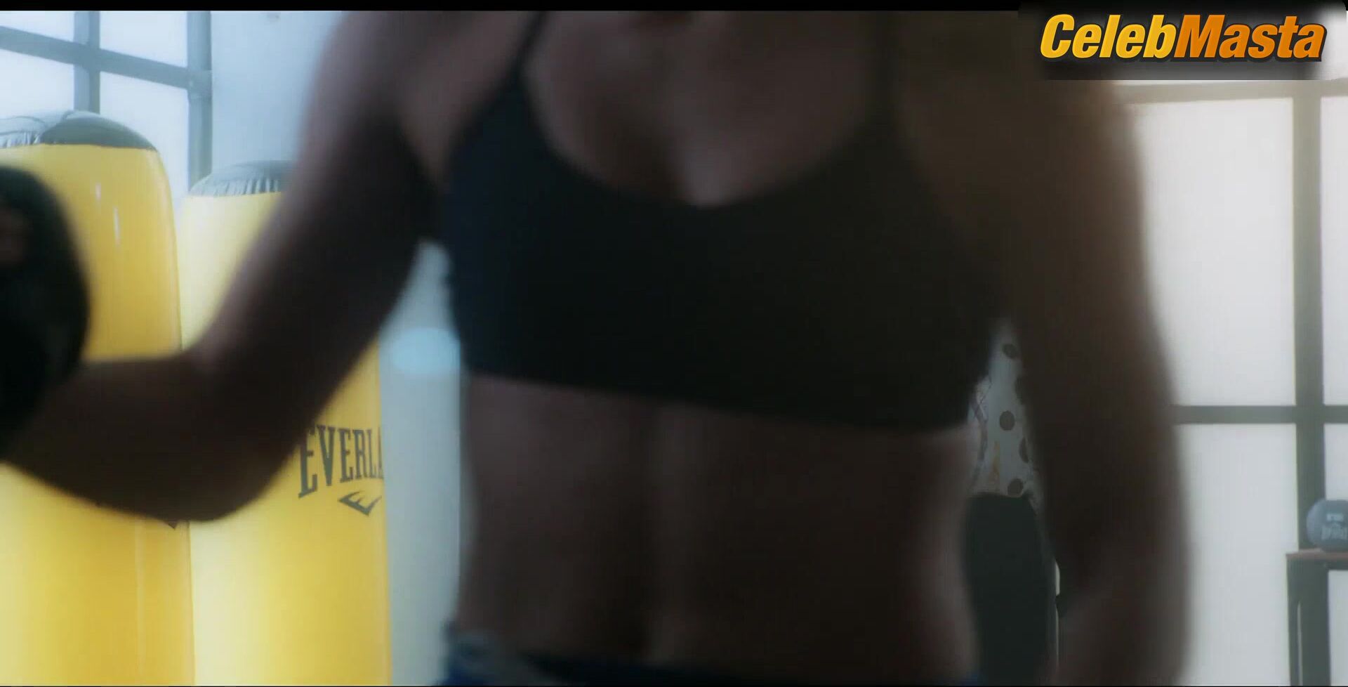 Natalie Martinez Sexy Scene From The I-land - Photo 1 of 5 photo 2