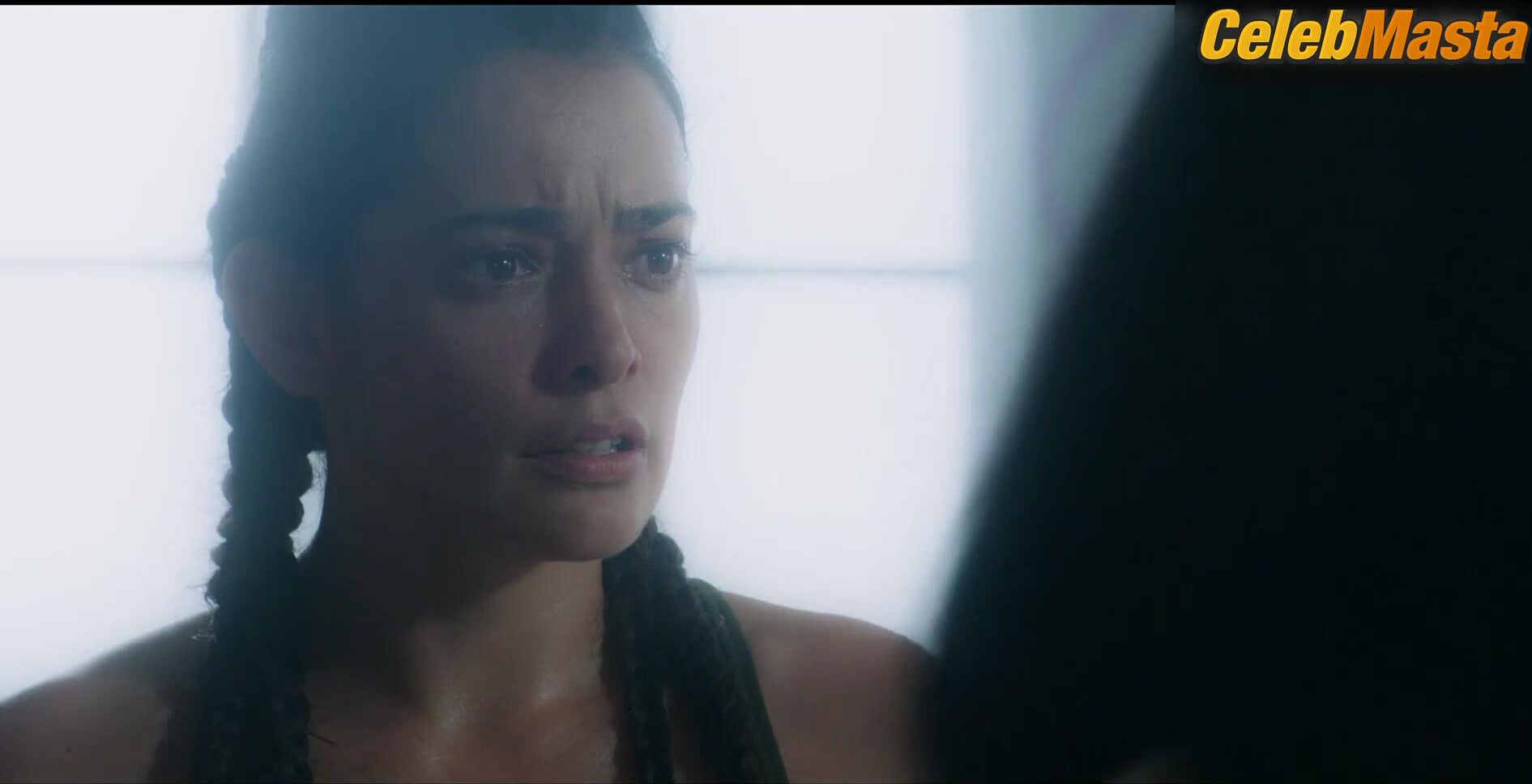 Natalie Martinez Sexy Scene From The I-land - Photo 1 of 5 photo 5